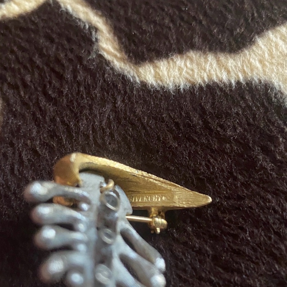 Givenchy Rare Vintage Metallic Fish Skeleton Articulated Pendant Brooch - Picture 2 of 12